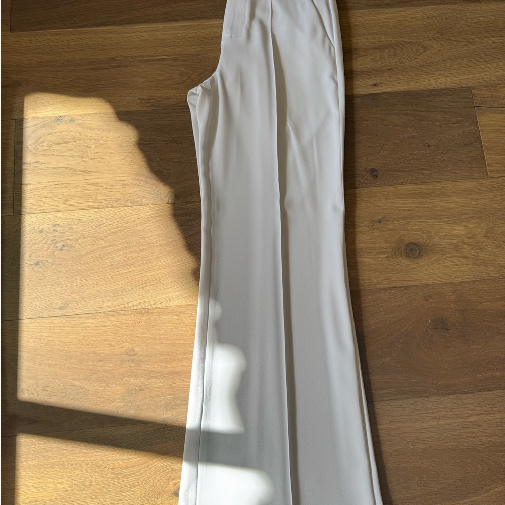 SOLD NWOT Alice + Olivia, Dylan Pant